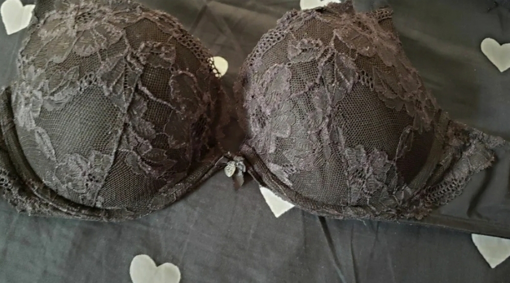 Victoria Secret black lace bra size 36C